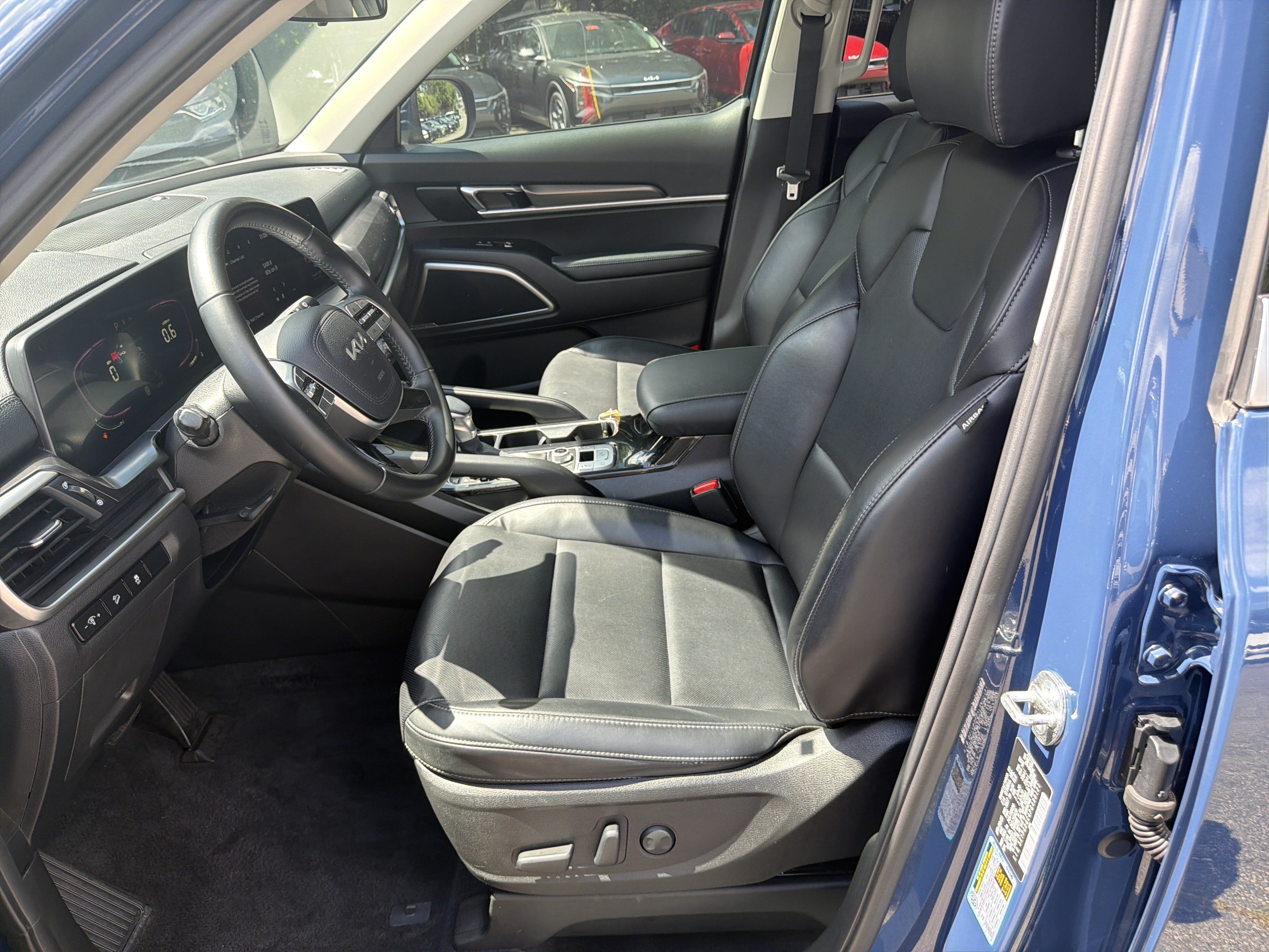 Certified 2023 Kia Telluride S w/ S Sunroof Package AWD/4WD image 9