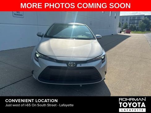 Used 2024 Toyota Corolla LE w/ LE Convenience Package FWD image 2