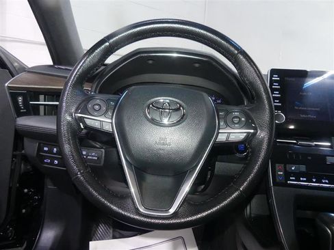 Used 2021 Toyota Avalon XLE FWD image 29