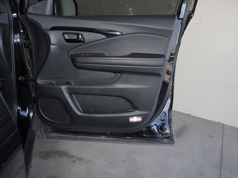 Used 2024 Honda Passport Black Edition image 43