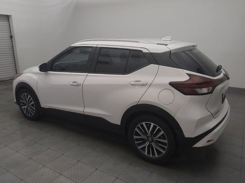 Used 2021 Nissan Kicks SV FWD image 3