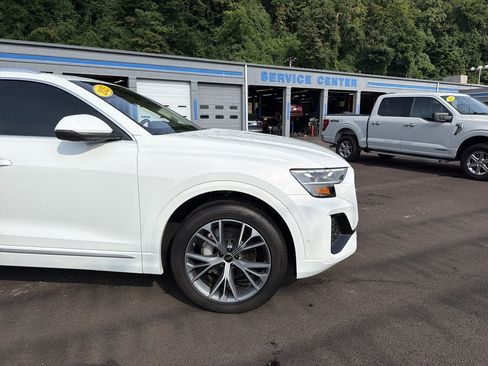 Used 2025 Audi Q8 Premium Plus AWD/4WD image 2
