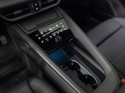 New 2026 Porsche Macan 4 Electric AWD/4WD image 18