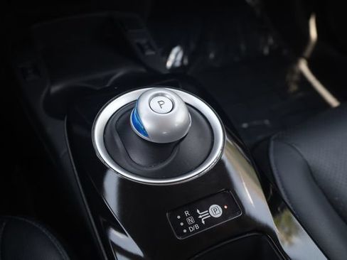 Used 2015 Nissan Leaf SL w/ Premium Package FWD image 22