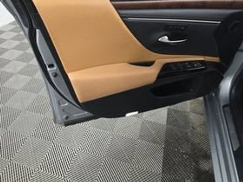 Used 2022 Lexus ES 350 w/ Premium Package FWD image 7