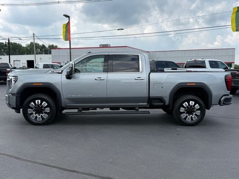Used 2025 GMC Sierra 3500 Denali w/ Technology Package AWD/4WD image 5