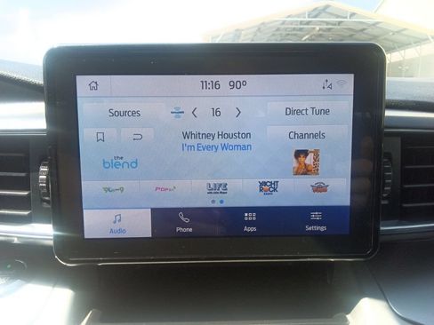 Used 2021 Ford Explorer XLT w/ Equipment Group 202A RWD image 25