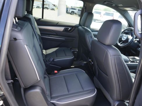 Used 2025 Buick Enclave Preferred FWD image 23