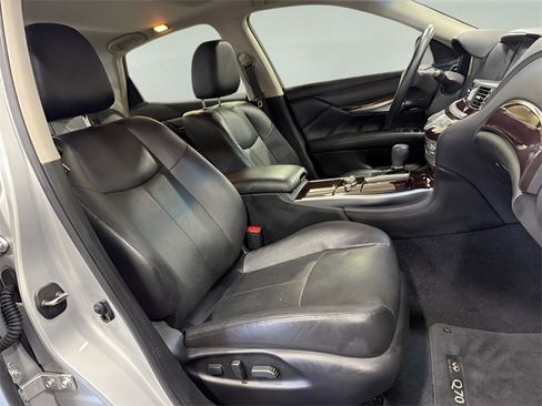 Used 2015 INFINITI Q70 3.7 image 14
