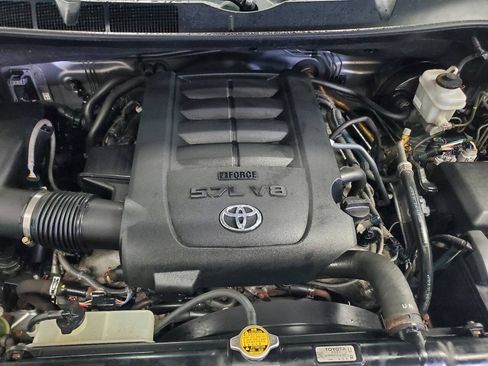 Used 2012 Toyota Tundra 4x4 Double Cab w/ SR5 Pkg image 4