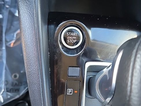 Used 2021 Nissan Kicks S image 25