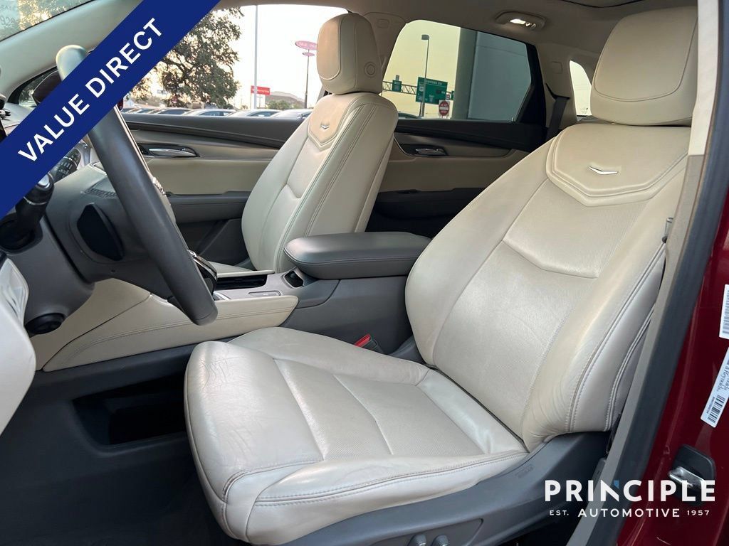 Used 2018 Cadillac XT5 Luxury w/ Driver Awareness Package FWD image 15