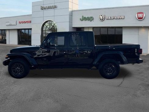 Used 2024 Jeep Gladiator Sport AWD/4WD image 4