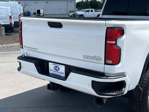 Used 2025 Chevrolet Silverado 3500 High Country w/ High Country Premium Package AWD/4WD image 14