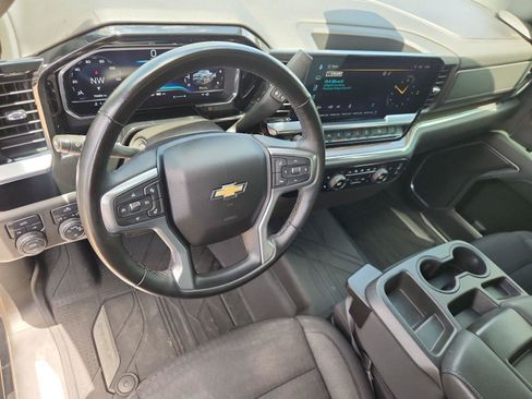 Used 2023 Chevrolet Silverado 1500 LT AWD/4WD image 10