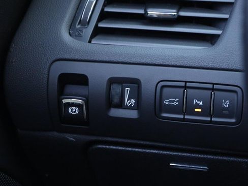 Used 2018 Chevrolet Impala Premier w/ Premier Confidence Package image 21