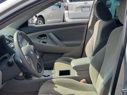 Used 2009 Toyota Camry LE FWD image 20