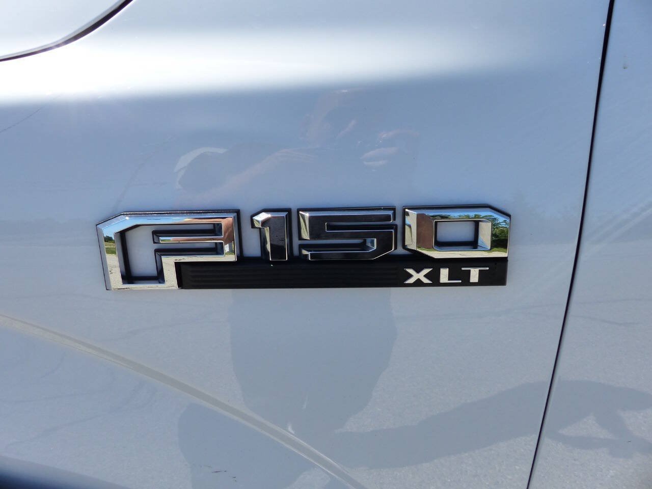 Used 2015 Ford F150 XLT w/ Equipment Group 302A Luxury AWD/4WD image 14