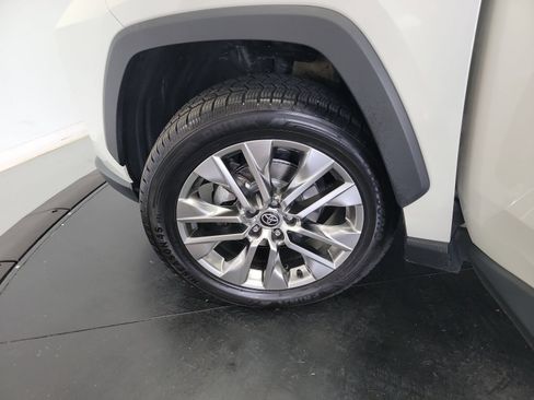 Used 2021 Toyota RAV4 XLE Premium FWD image 30