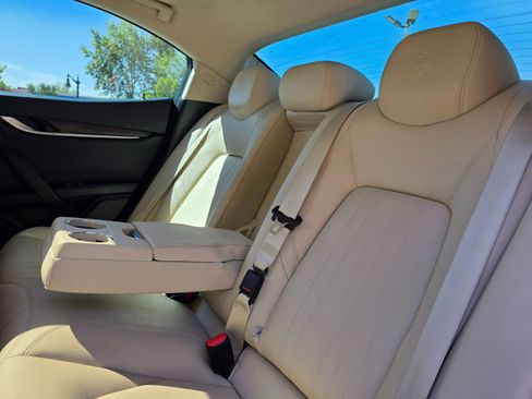 Used 2018 Maserati Ghibli image 17