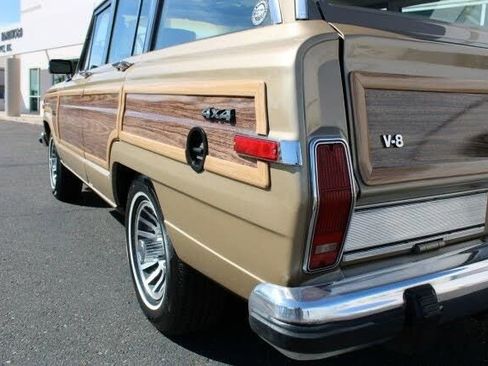 Used 1990 Jeep Grand Wagoneer image 37