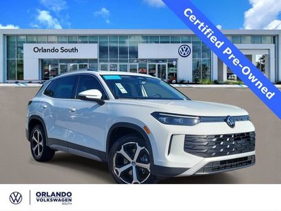 Used 2025 Volkswagen Tiguan SE w/ Panoramic Sunroof Package