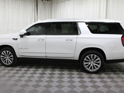 Used 2022 GMC Yukon XL Denali w/ Advanced Technology Package image 46