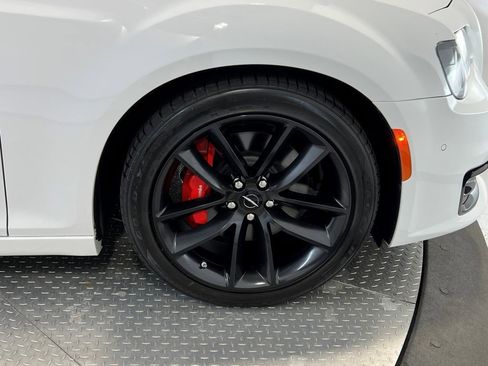 Certified 2023 Chrysler 300 C image 11