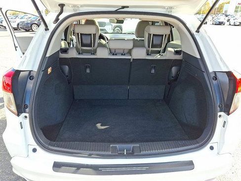 Used 2019 Honda HR-V Touring image 29