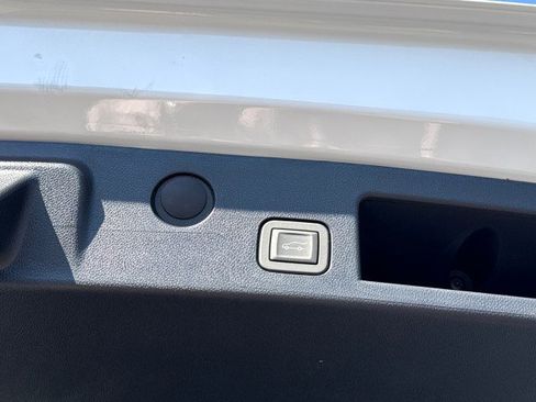 New 2026 Chevrolet Equinox LT w/ Convenience Package II image 17