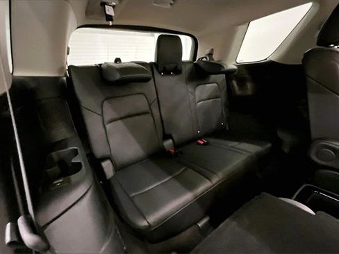 Used 2025 Nissan Pathfinder Platinum image 30