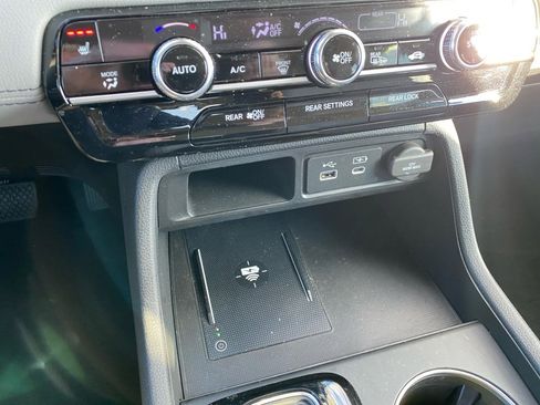 Certified 2023 Honda Pilot Touring image 22