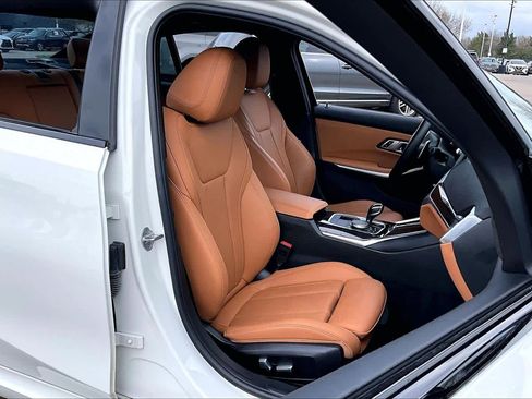 Used 2022 BMW 330e w/ M Sport Package image 7