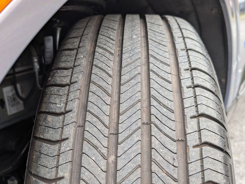 Used 2025 Chevrolet Equinox EV LT w/ Convenience Package image 34