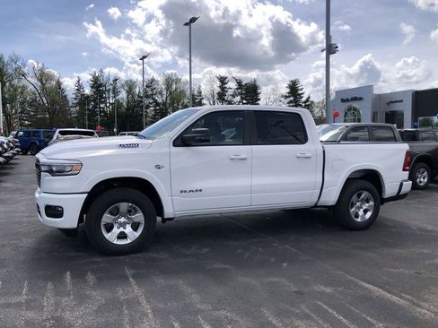 New 2026 RAM 1500 4x4 Crew Cab image 3