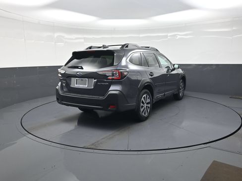 Used 2024 Subaru Outback Premium AWD/4WD image 3