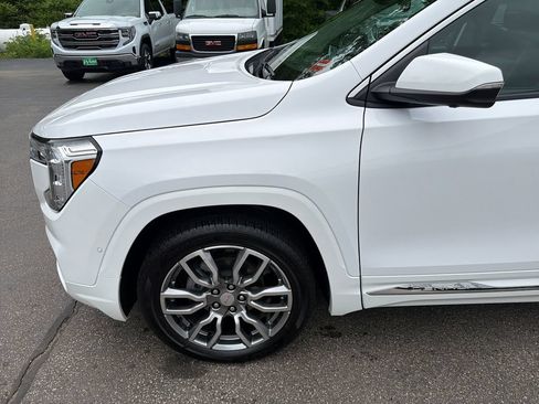 Used 2024 GMC Terrain Denali w/ Denali Premium Package AWD/4WD image 21