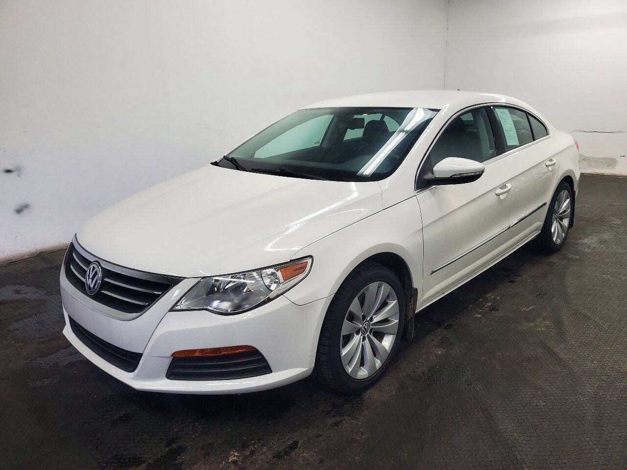 Used 2011 Volkswagen CC Sport FWD image 1