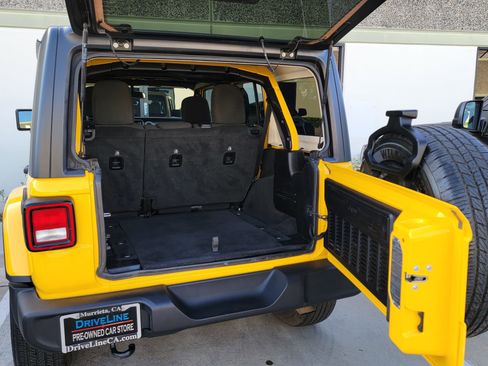 Used 2019 Jeep Wrangler Unlimited Sahara image 34