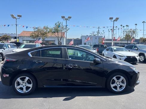 Used 2017 Chevrolet Volt LT FWD image 3