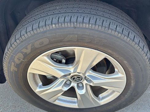 Used 2021 Toyota RAV4 XLE image 12
