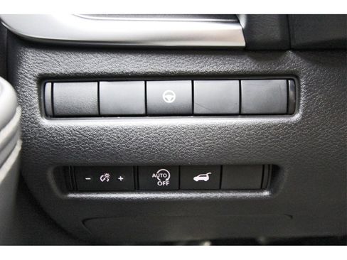 Used 2023 Nissan Rogue SV w/ SV Premium B Package image 17