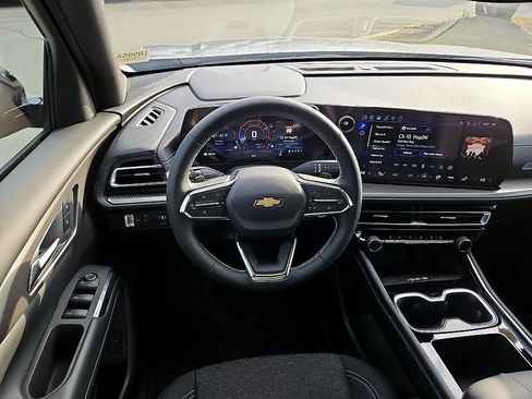 New 2026 Chevrolet Traverse LT image 13