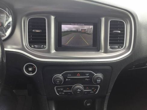 Used 2019 Dodge Charger SXT RWD image 17