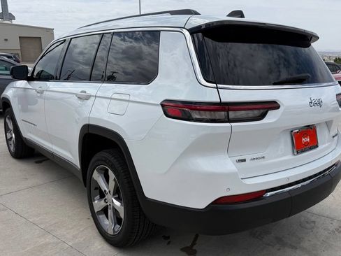 Used 2022 Jeep Grand Cherokee L Limited AWD/4WD image 7