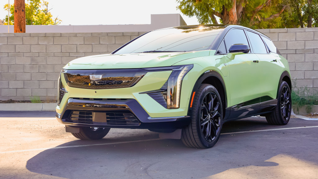New 2027 Cadillac Optiq Sport w/ LPO, ONYX Package AWD/4WD image 2