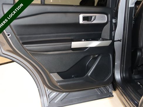 Used 2021 Ford Explorer Limited w/ Equipment Group 301A AWD/4WD image 50