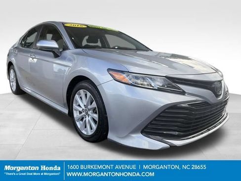 Used 2018 Toyota Camry LE FWD image 1