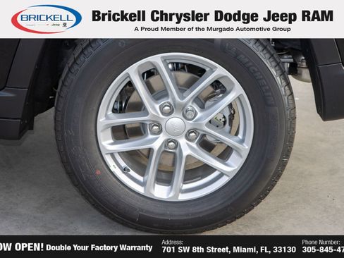 New 2025 Jeep Grand Cherokee Laredo image 34