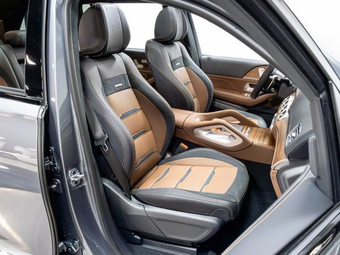 Used 2026 Mercedes-Benz GLS 63 AMG 4MATIC image 25